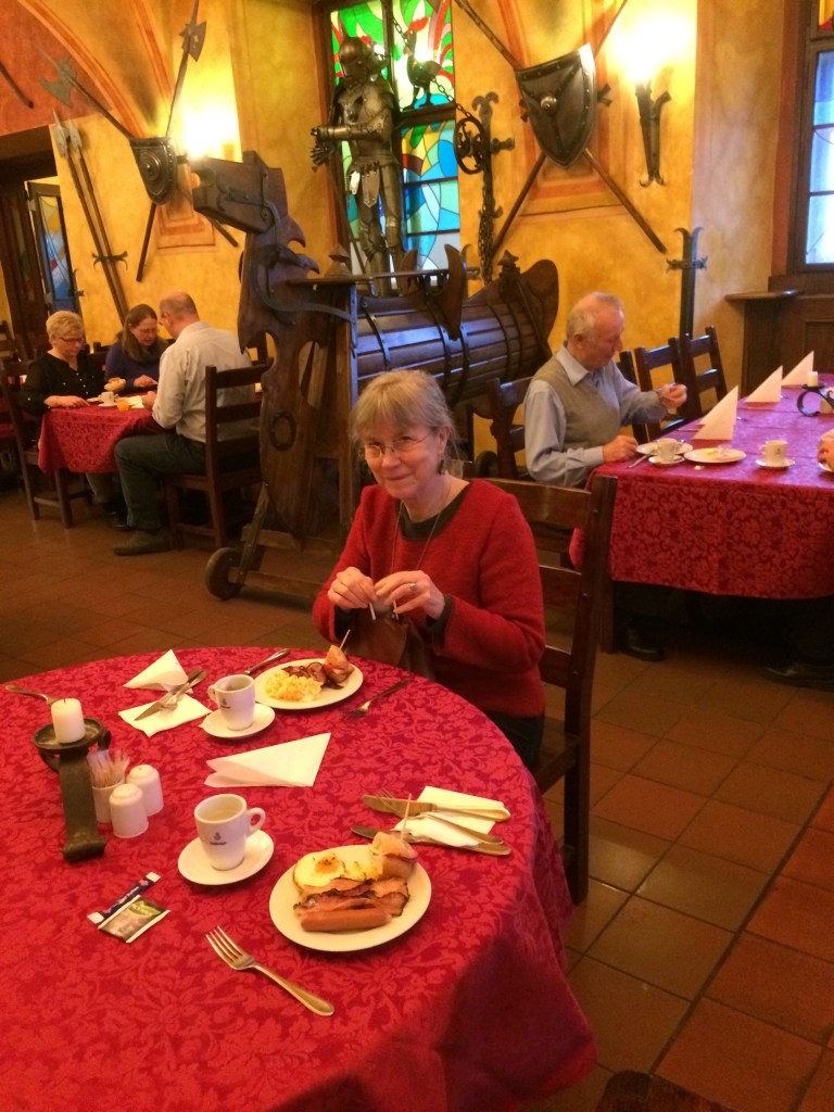 Frukostmatsalen Prag-15