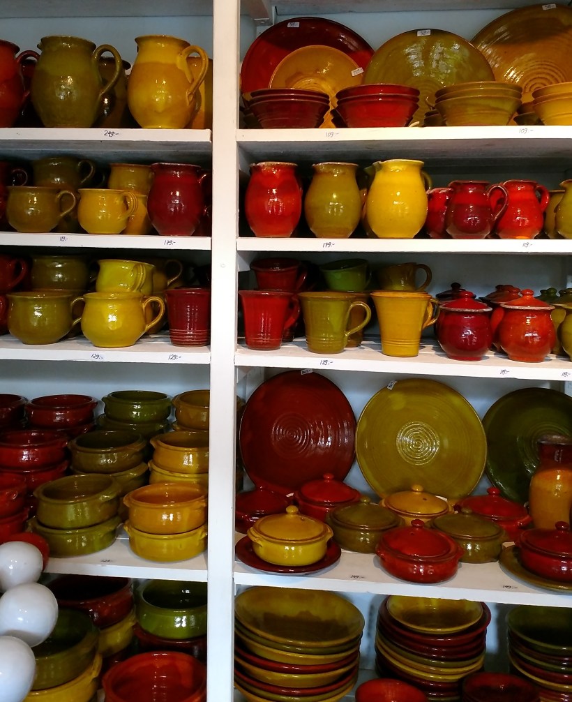 20170827 En liten bit... keramikhylla