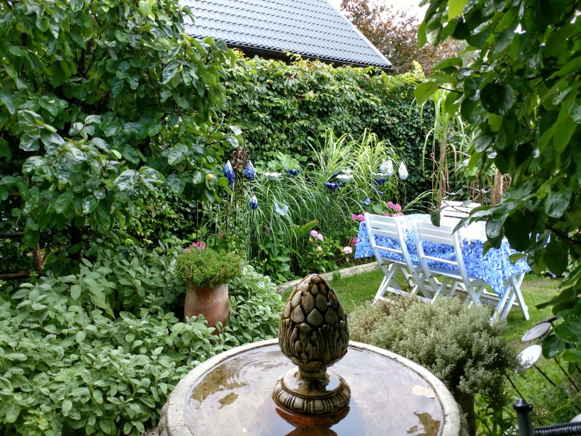 20170827 En liten bit... trädgård 3