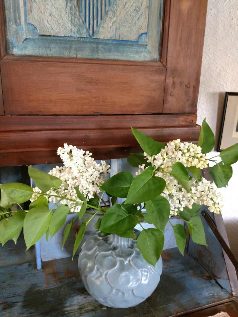 20180515 Vas med syrénkvistar